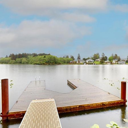 Lazy Lookout On Devils Lake Lincoln City Exterior foto